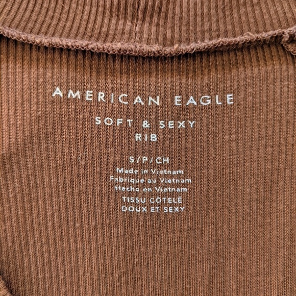 AE Ribbed Button Down Shirt - Picture 4 of 4